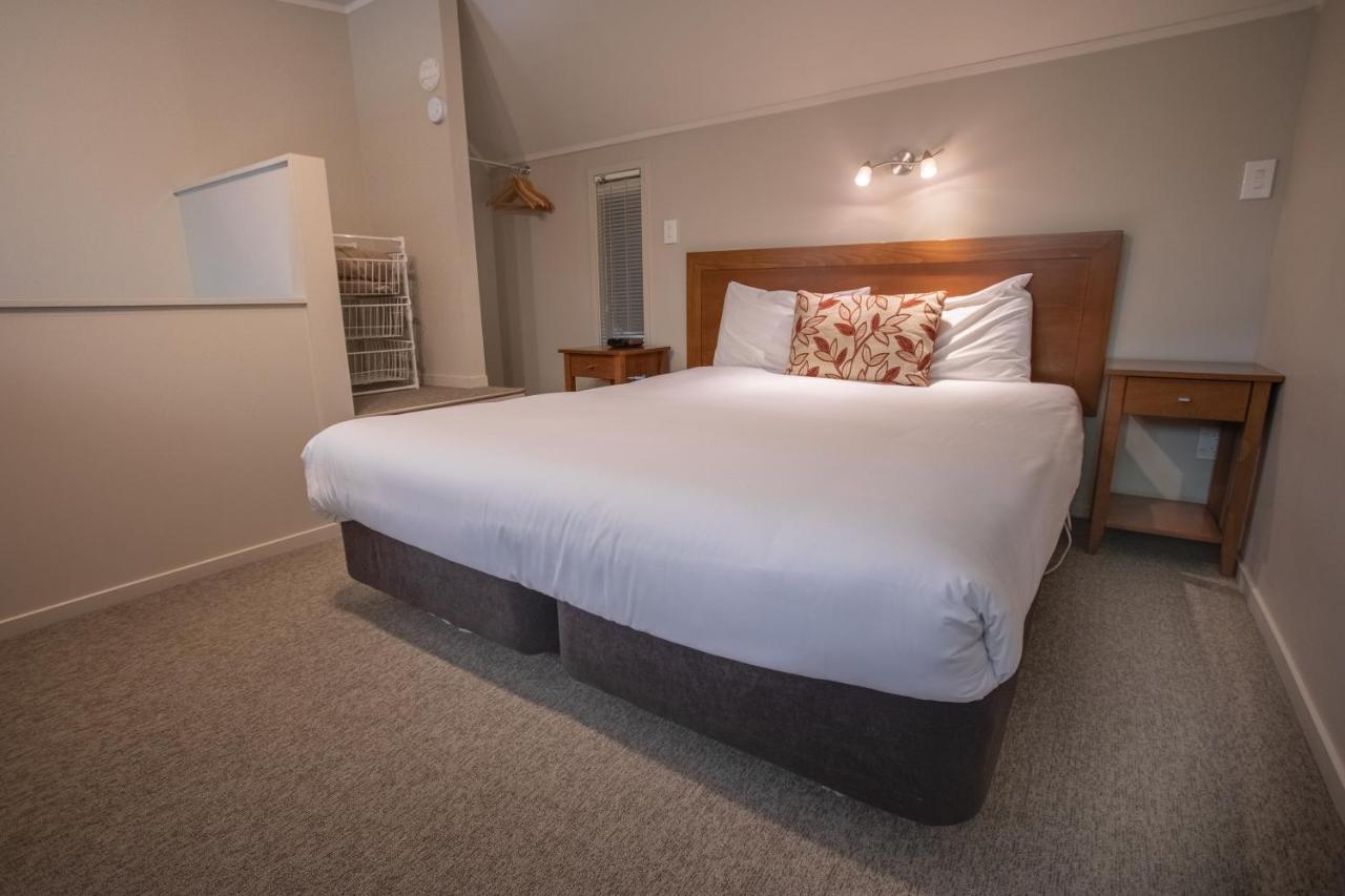 Turangi Leisure Lodge ภายนอก รูปภาพ
