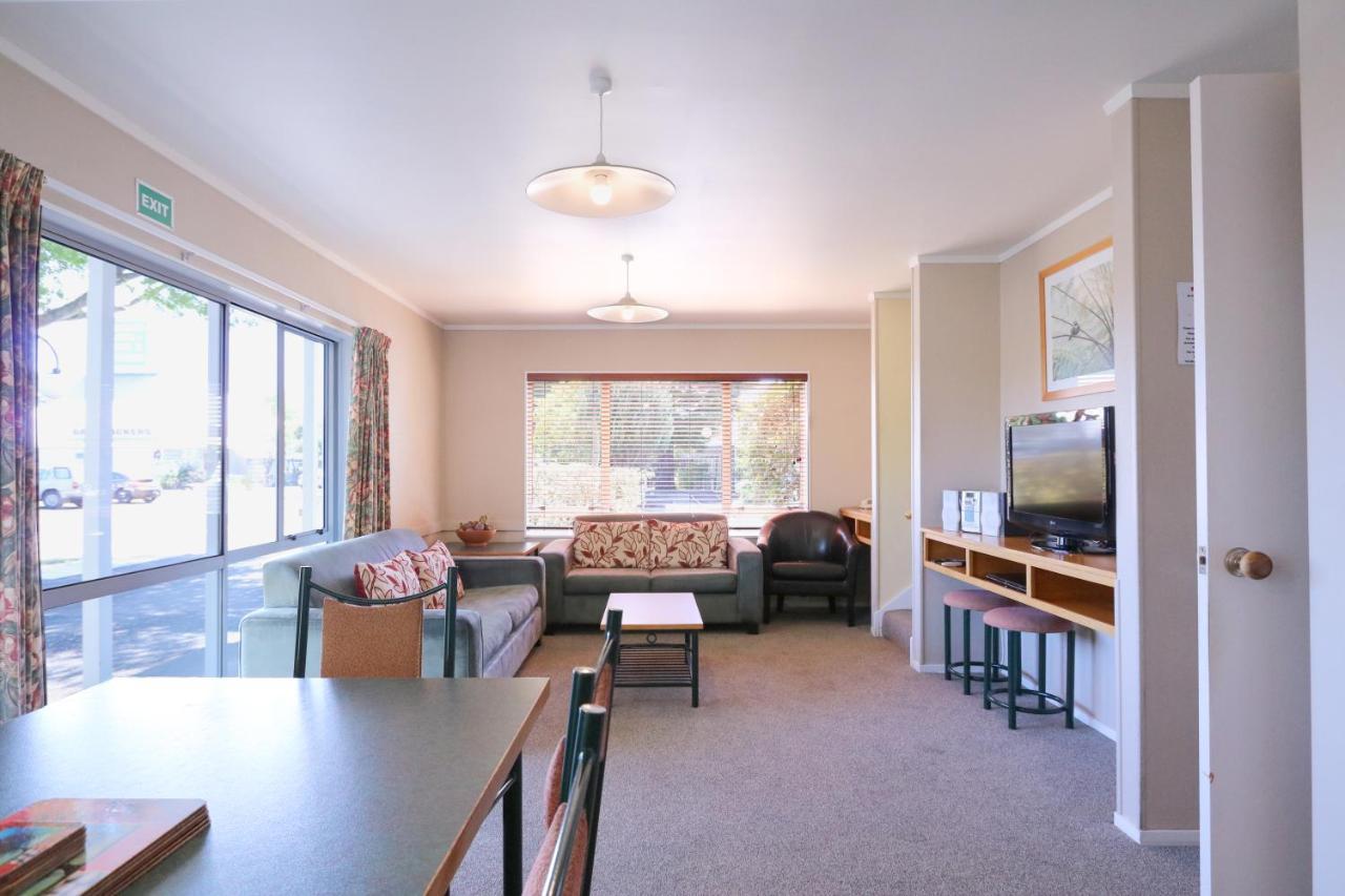 Turangi Leisure Lodge ภายนอก รูปภาพ