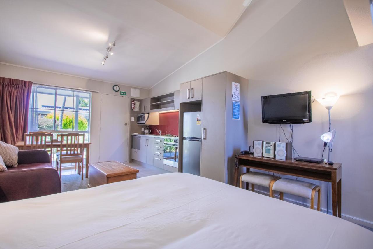 Turangi Leisure Lodge ภายนอก รูปภาพ