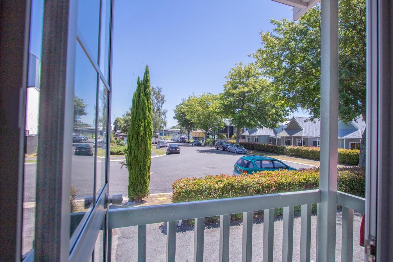 Turangi Leisure Lodge ภายนอก รูปภาพ