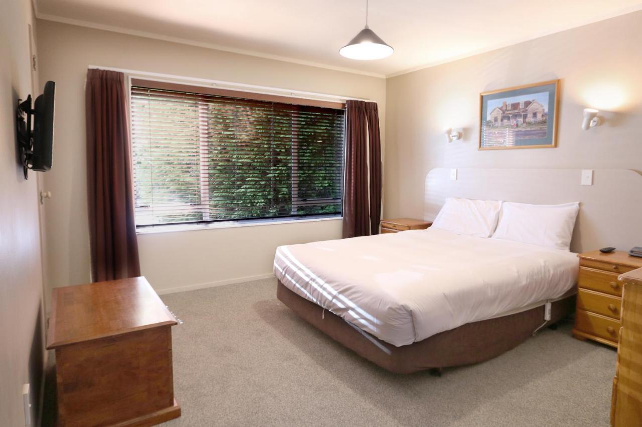 Turangi Leisure Lodge ภายนอก รูปภาพ