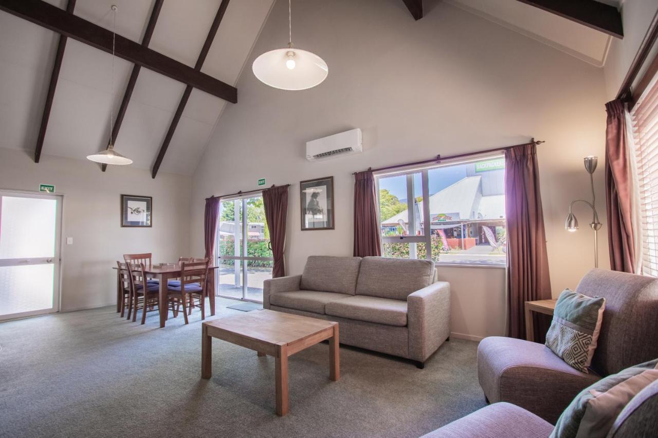 Turangi Leisure Lodge ภายนอก รูปภาพ