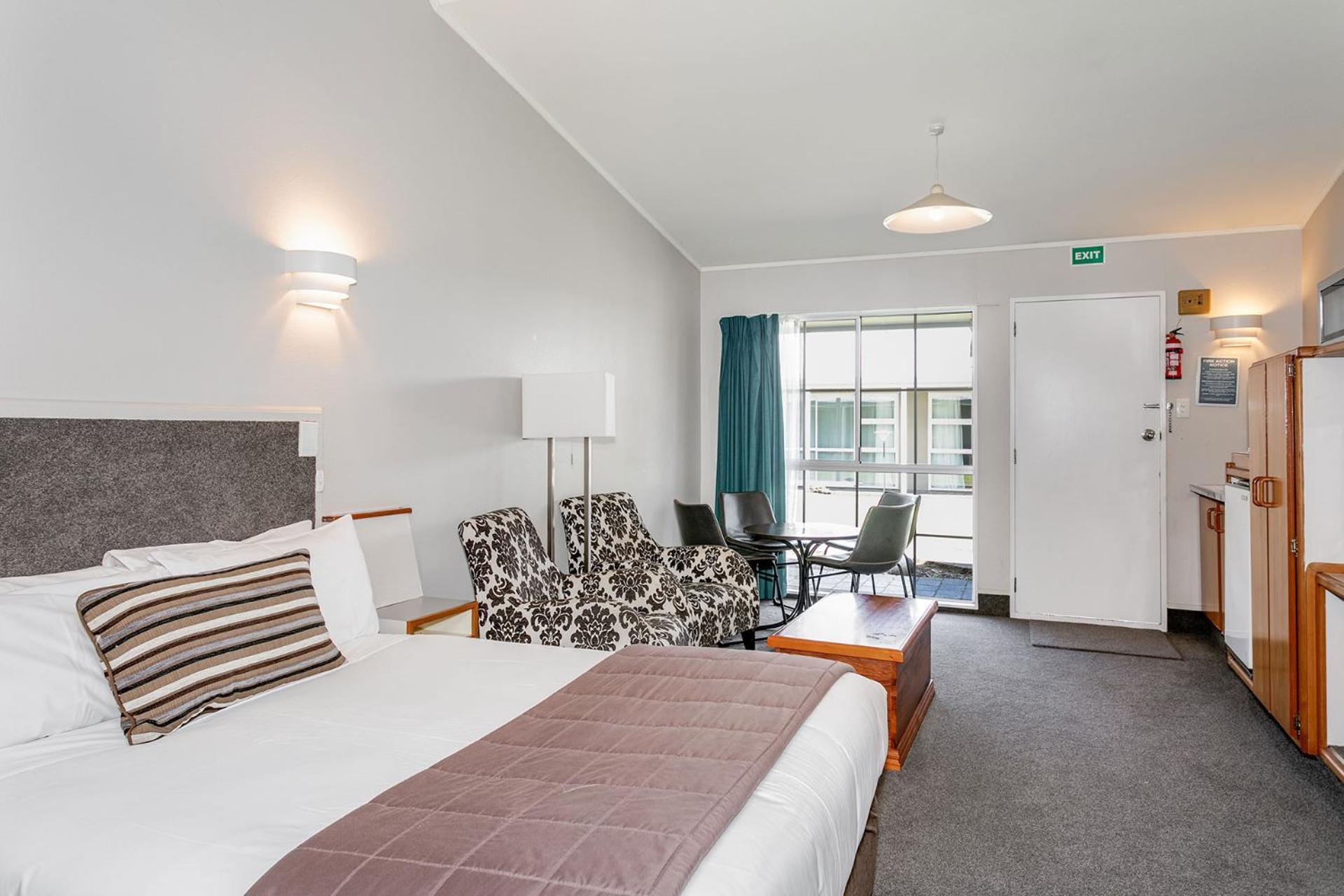 Turangi Leisure Lodge ภายนอก รูปภาพ
